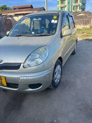 Toyota Fun Cargo 2004
