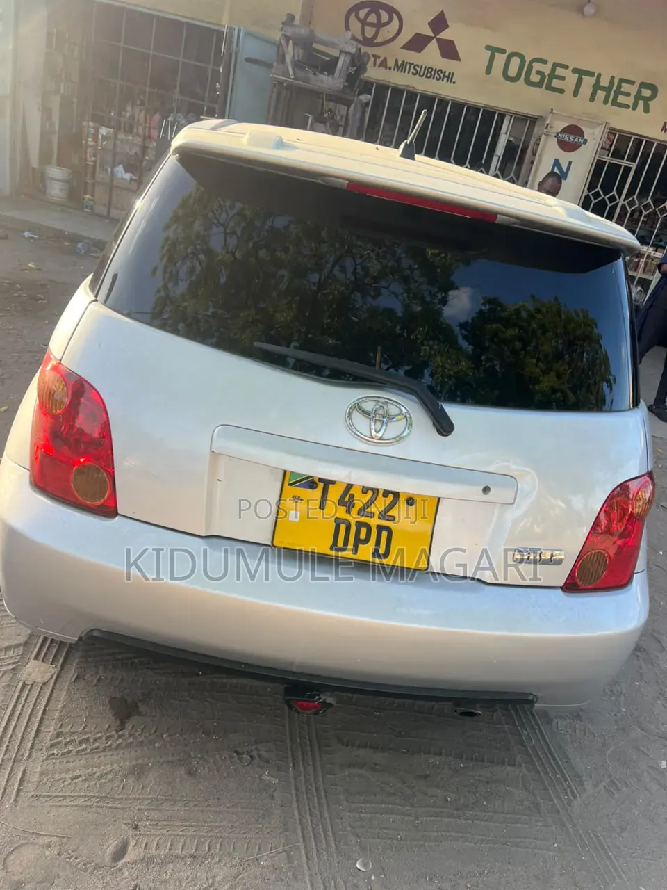 Toyota IST 2004 Silver