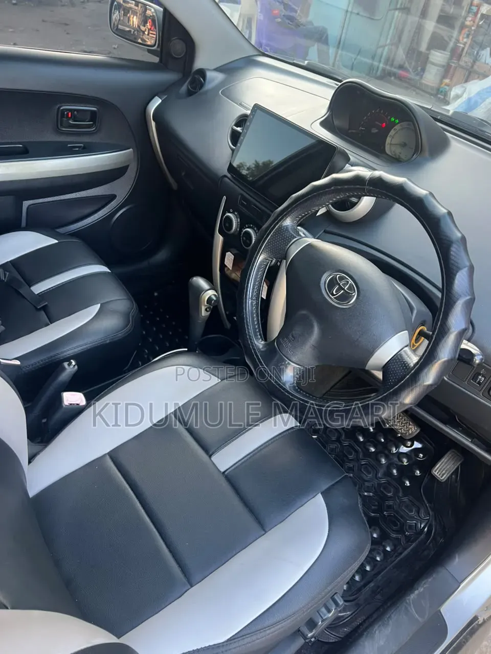Toyota IST 2004 Silver