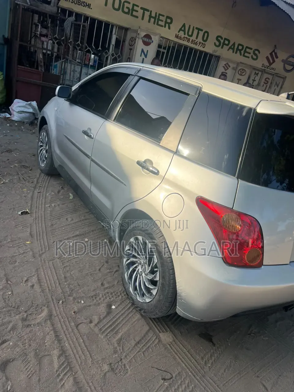 Toyota IST 2004 Silver