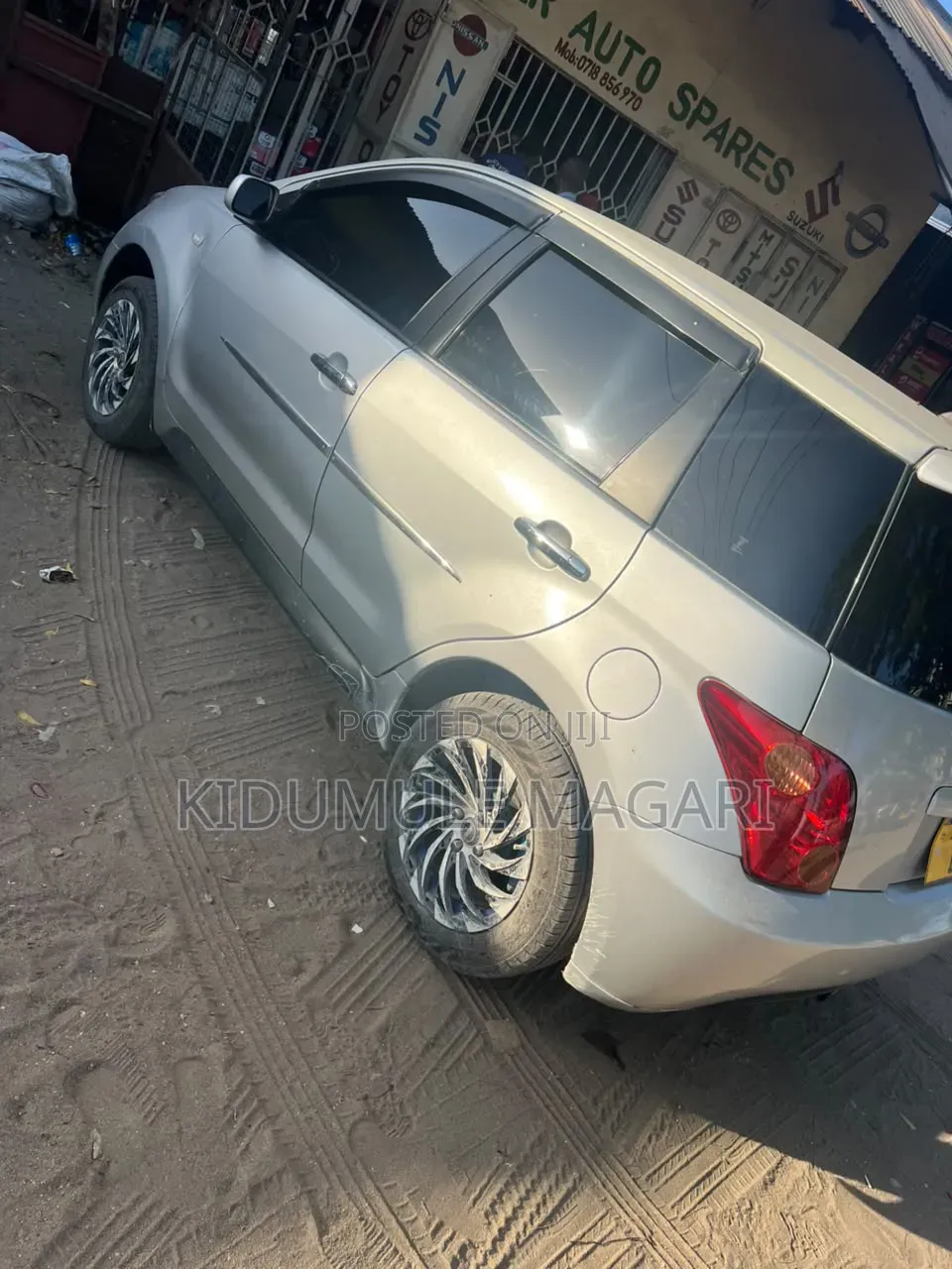 Toyota IST 2004 Silver