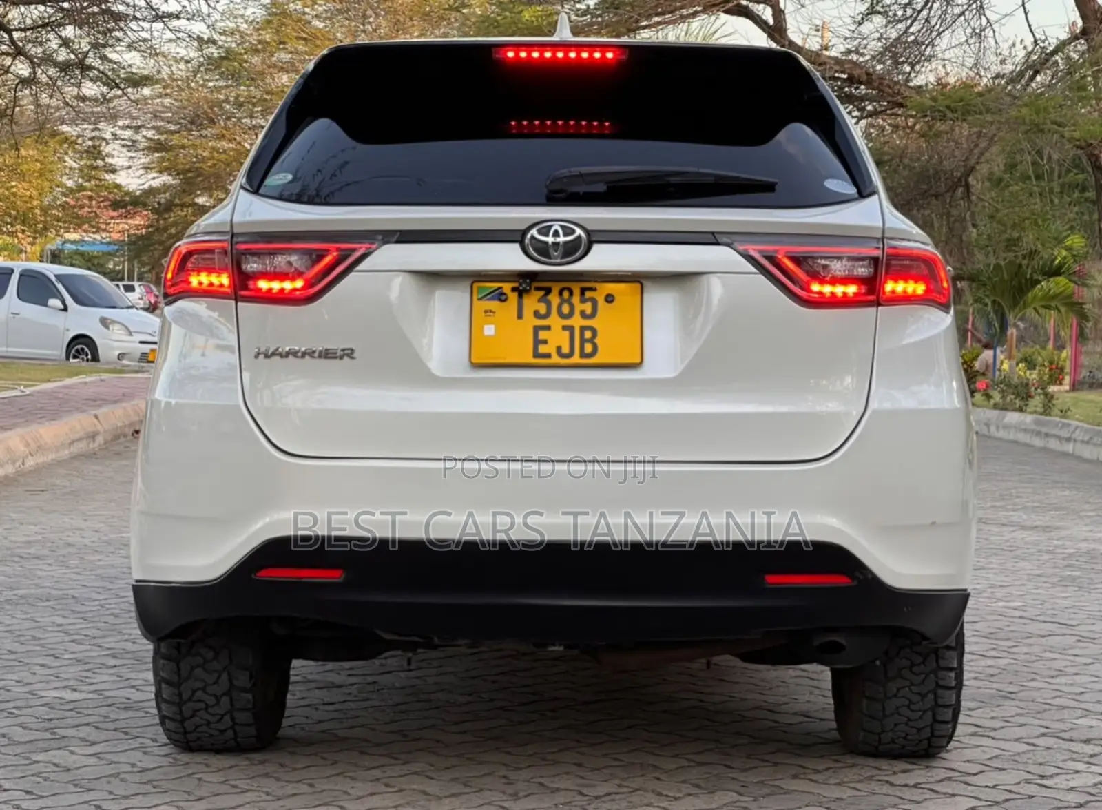 Toyota Harrier 2.0 2015 Pearl