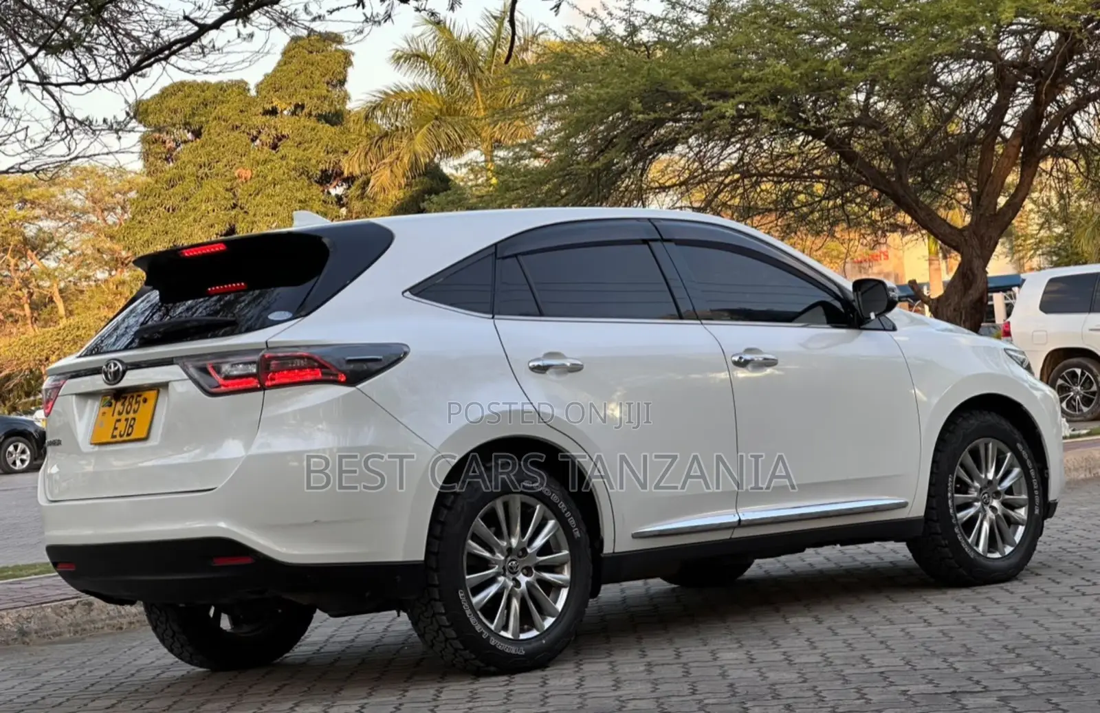 Toyota Harrier 2.0 2015 Pearl