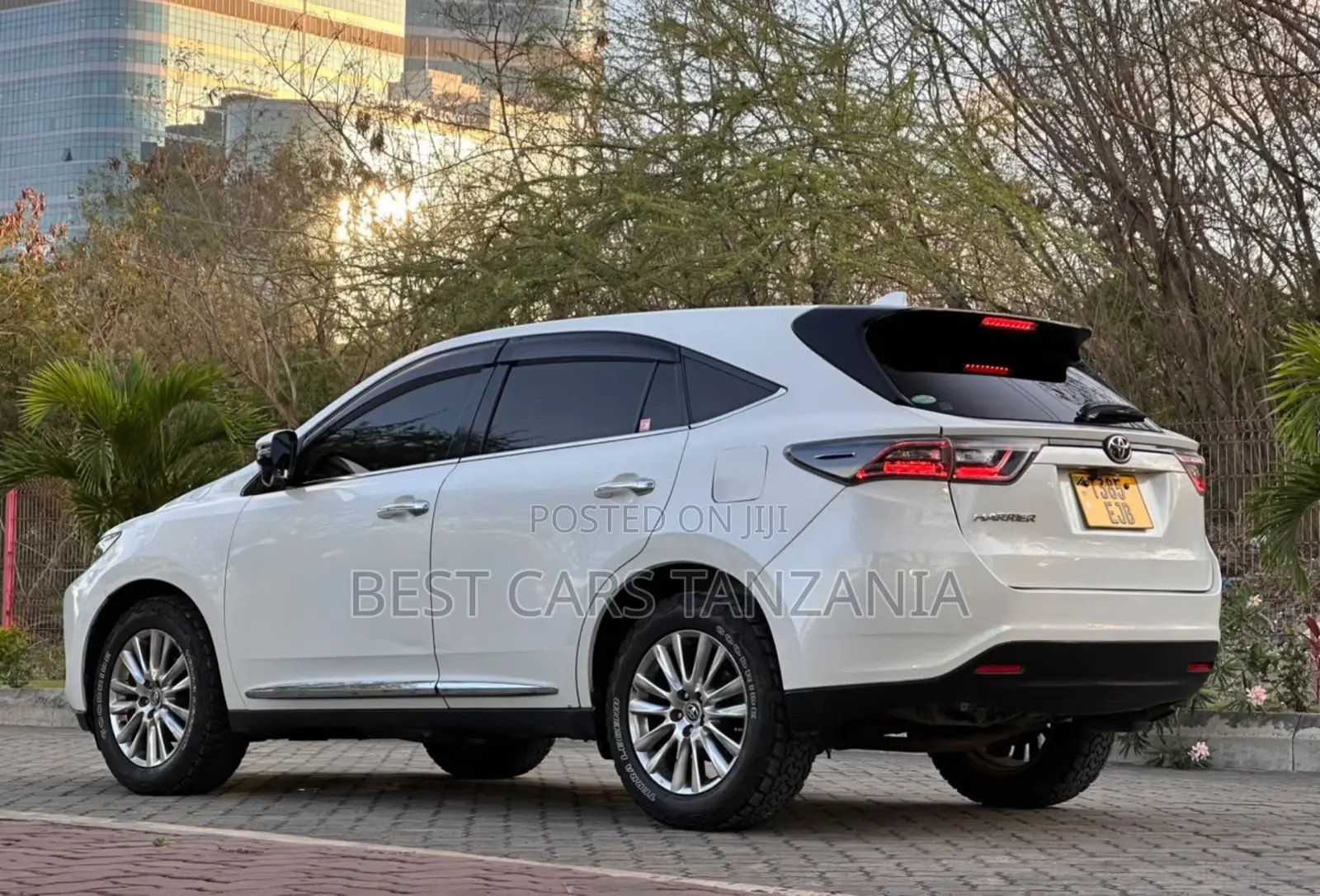 Toyota Harrier 2.0 2015 Pearl