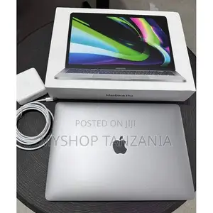 Laptop Apple MacBook Pro 2022 M2 8GB Apple M2 SSD 256GB