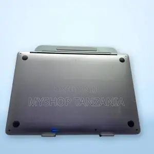 Laptop Apple MacBook Pro 2022 M2 8GB Apple M2 SSD 256GB