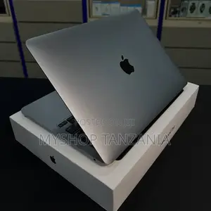 Laptop Apple MacBook Pro 2022 M2 8GB Apple M2 SSD 256GB