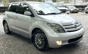 Toyota IST 2002 Silver