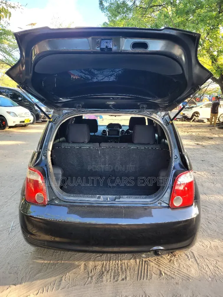 Toyota IST 2005