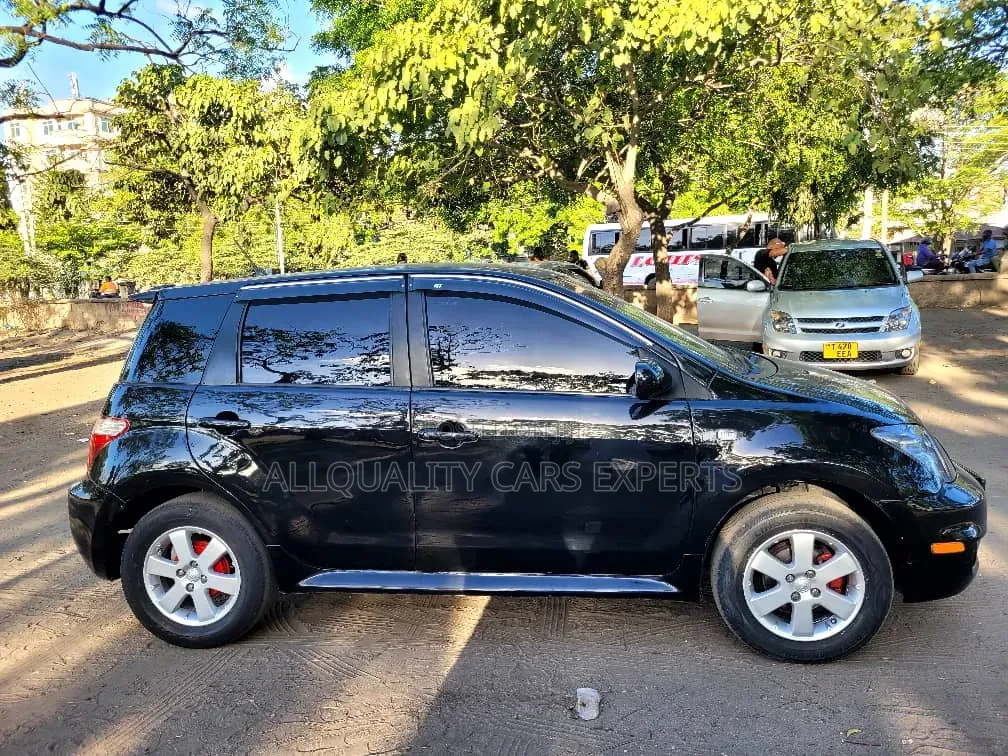 Toyota IST 2005