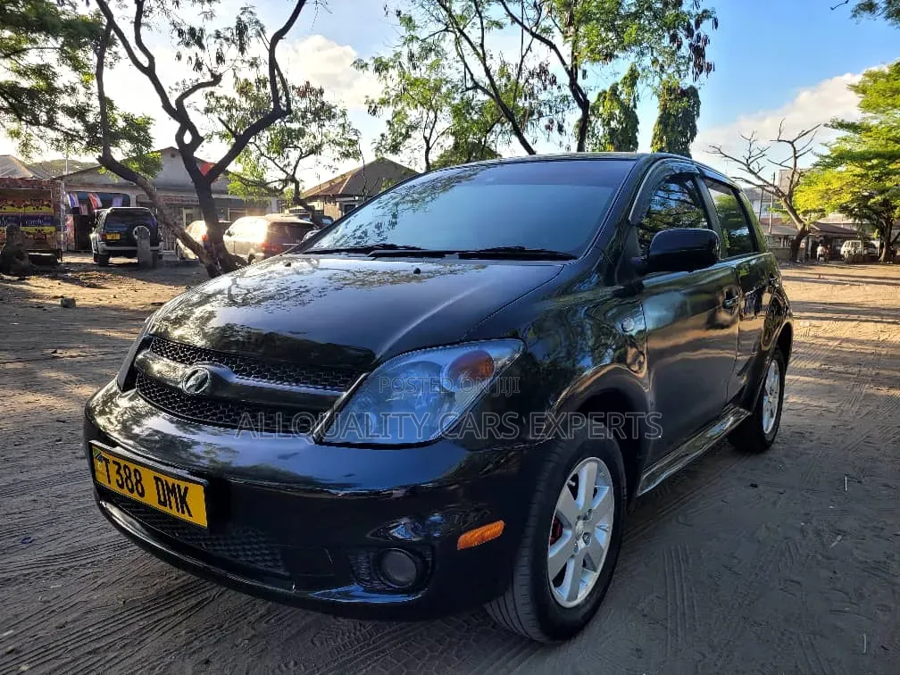 Toyota IST 2005
