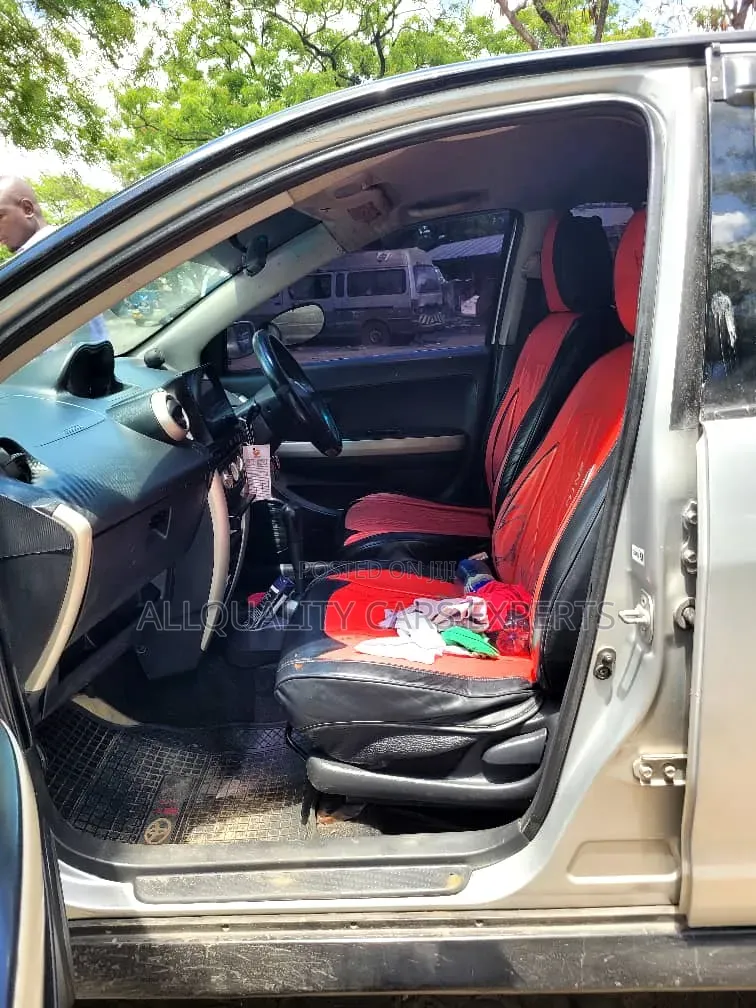 Toyota IST 2004