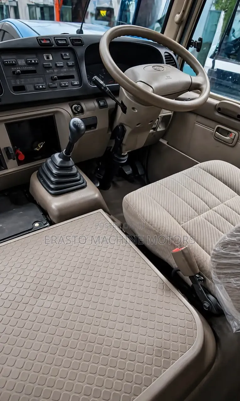 Toyota Coaster 2004