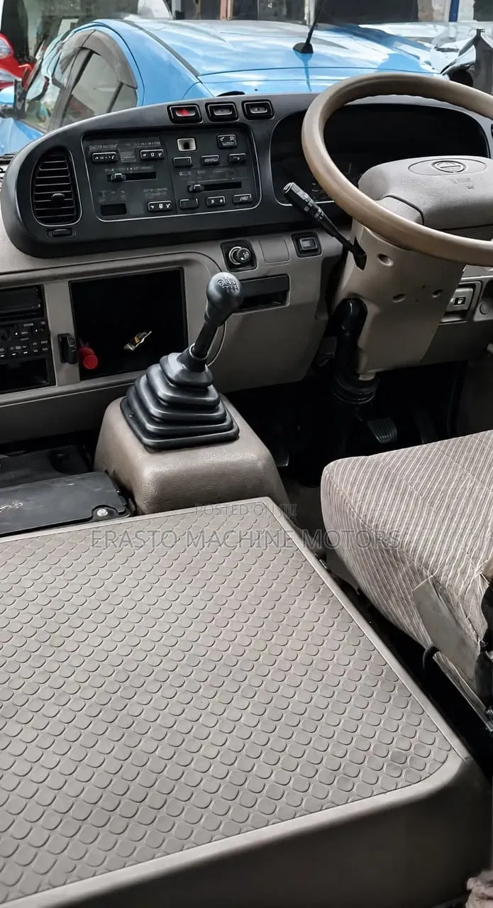 Toyota Coaster 2004
