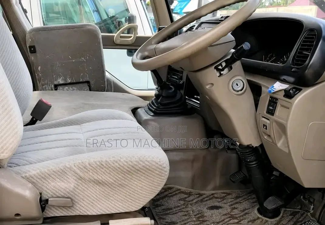 Toyota Coaster 2004