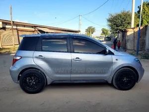 Toyota IST 2006