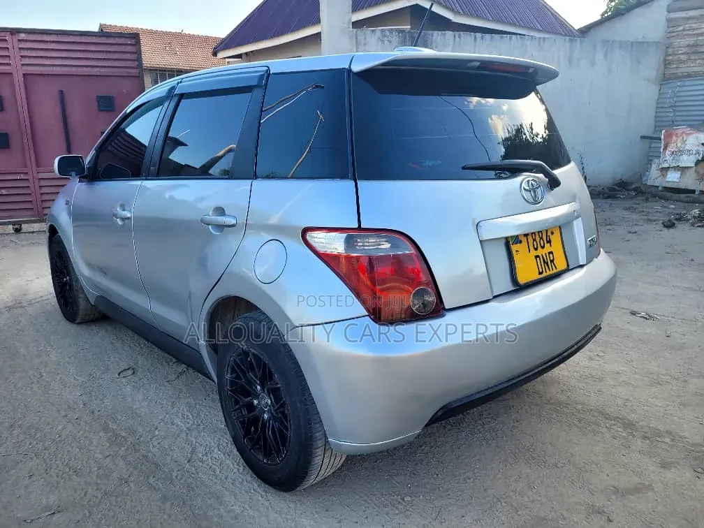 Toyota IST 2006