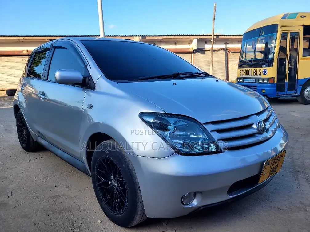 Toyota IST 2006