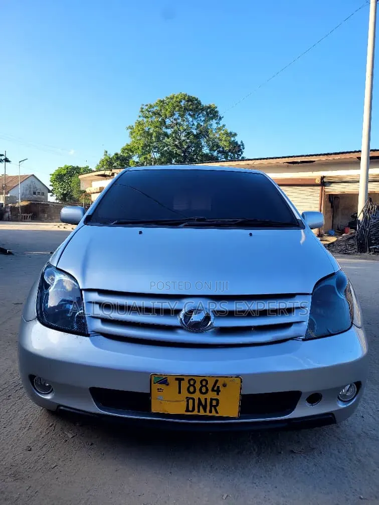 Toyota IST 2006