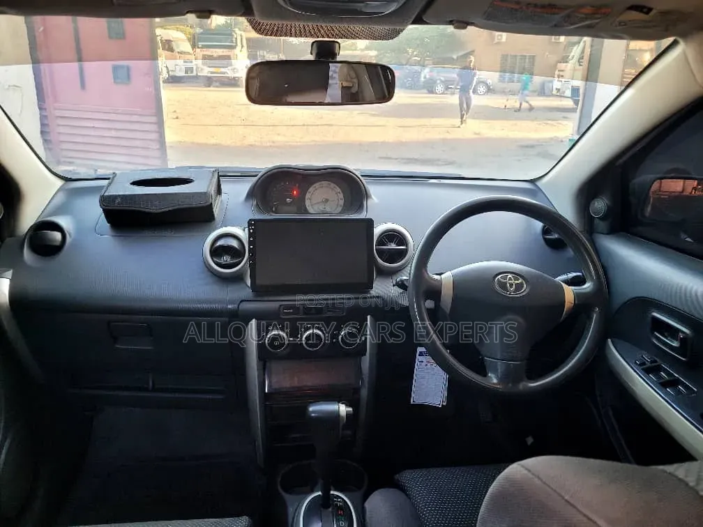 Toyota IST 2006