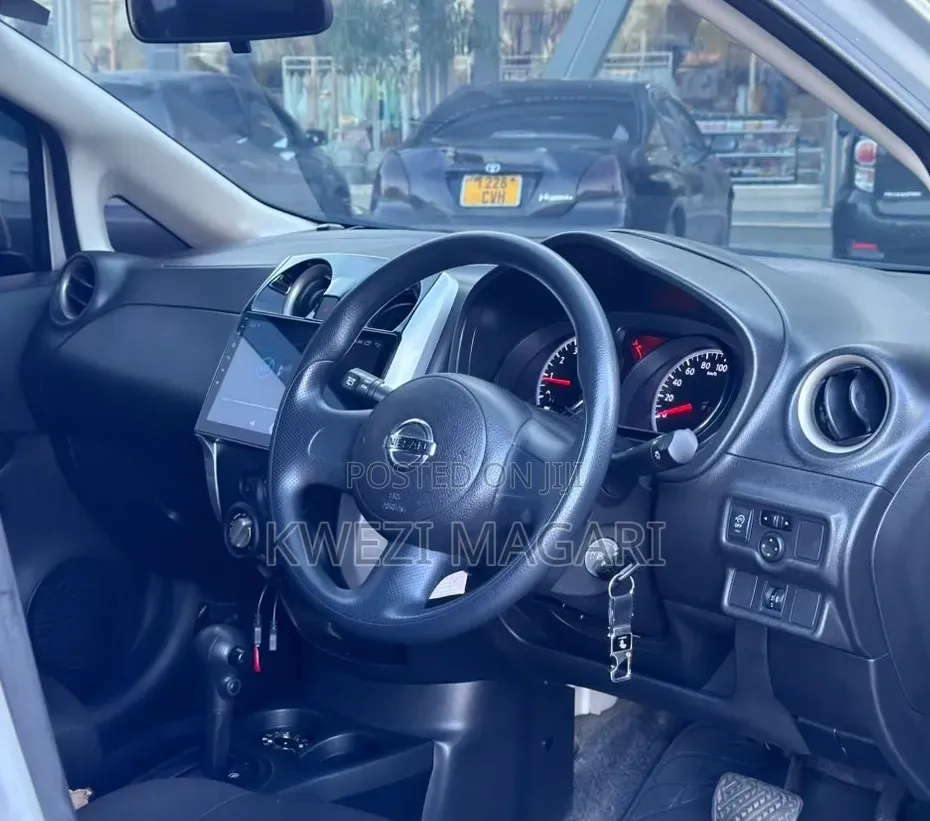 Nissan Note 2014 Silver