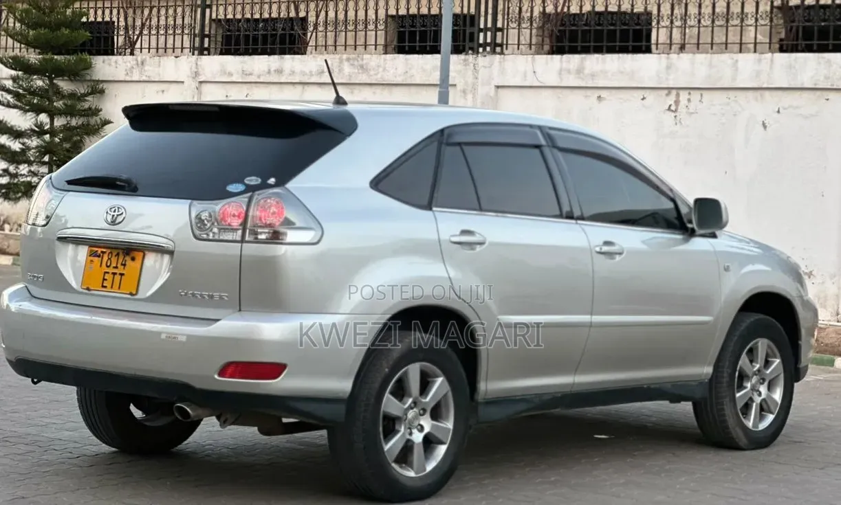 Toyota Harrier 2006 Silver