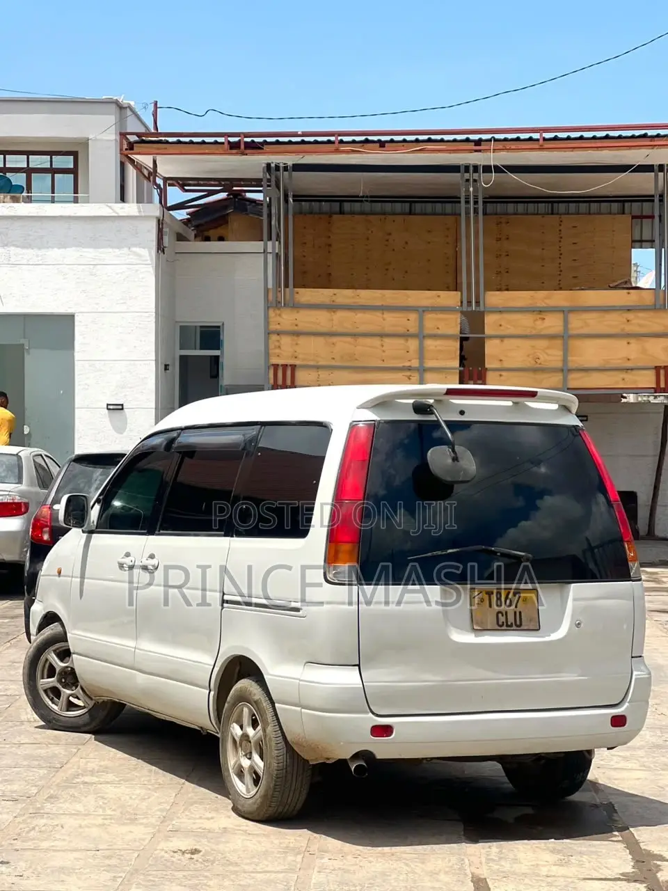 Toyota Noah 2001 White