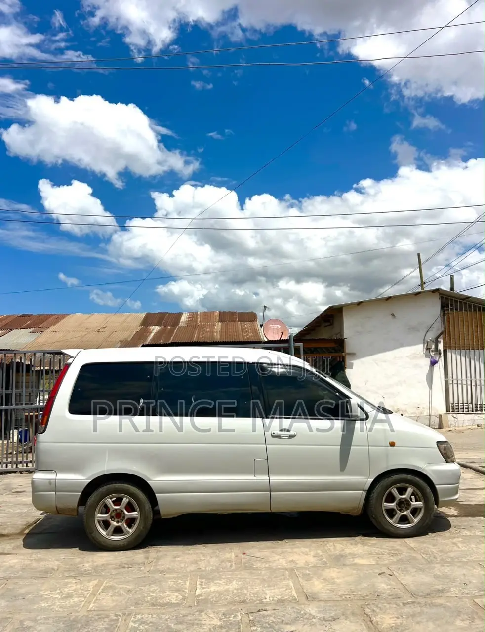 Toyota Noah 2001 White