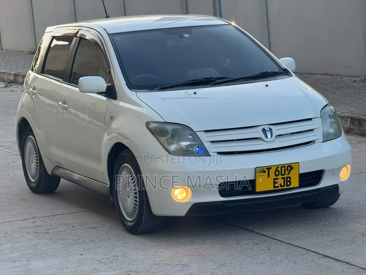 Toyota IST 2003 White