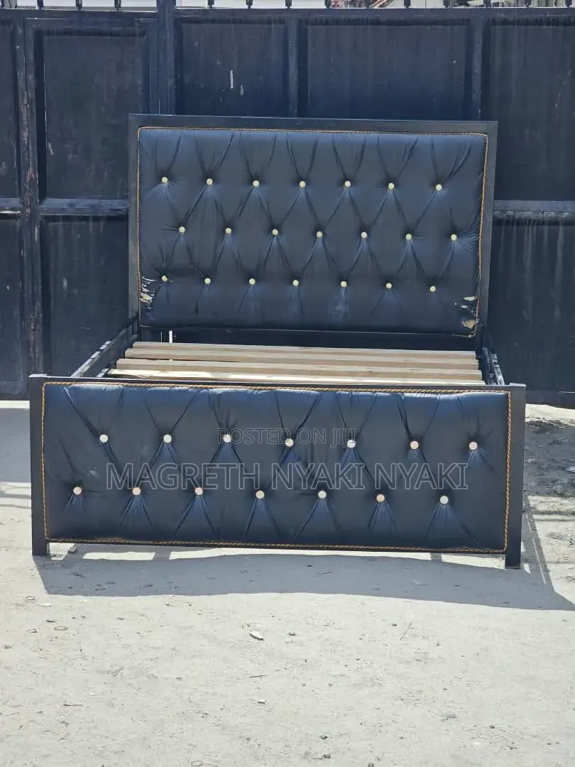 Nauza Bed Sofa Ya Chuma Size 5kwa6 Used Clean