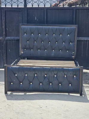 Nauza Bed Sofa Ya Chuma Size 5kwa6 Used Clean