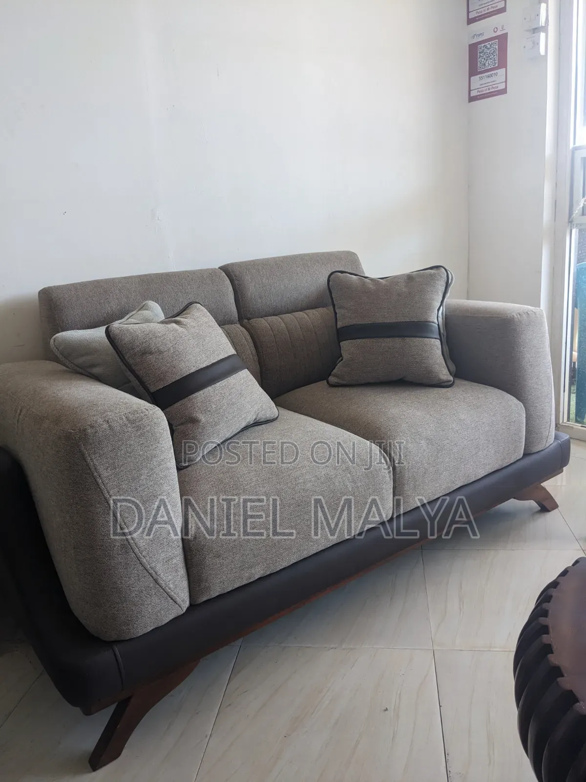 Sofa Set Ipo Tayari