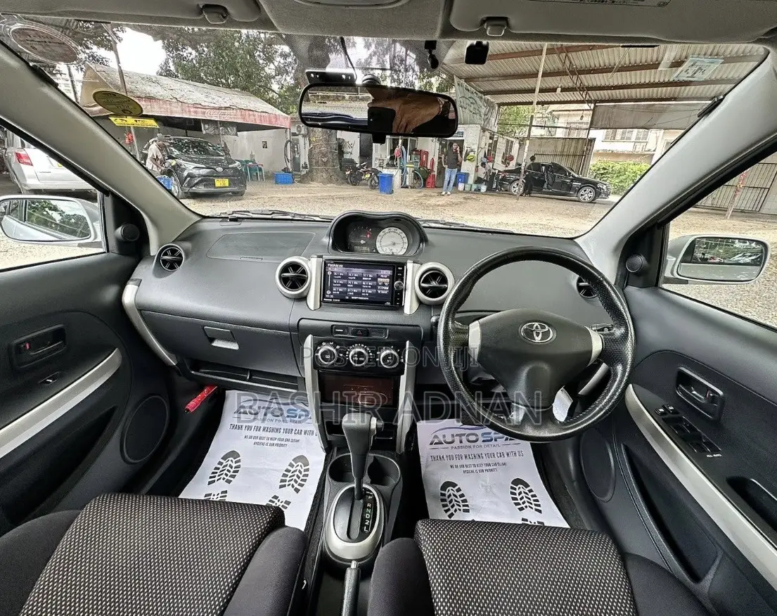 Toyota IST 2003 Silver