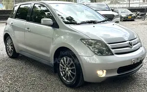 Toyota IST 2003 Silver