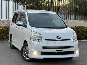 Toyota Voxy 2009 White