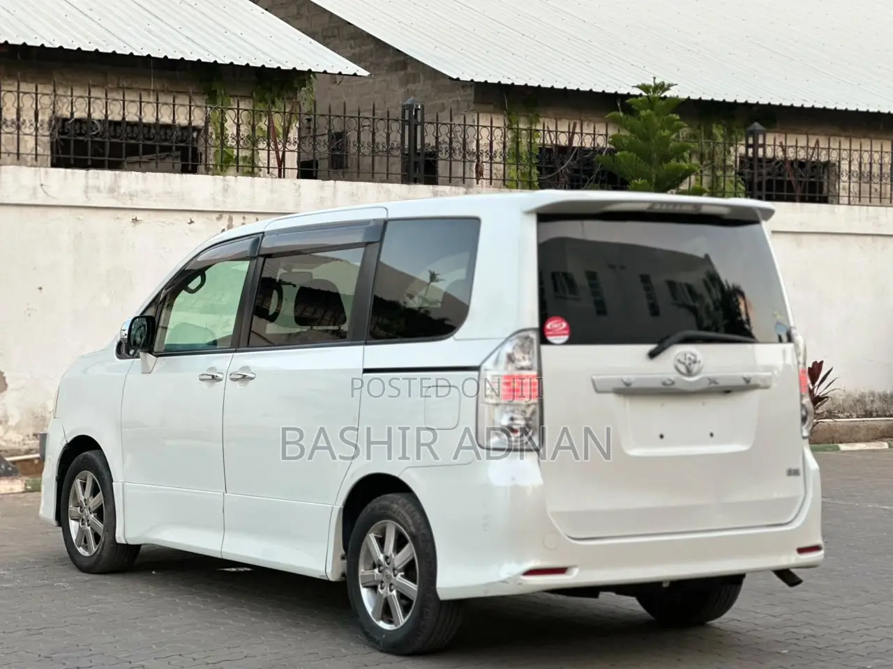 Toyota Voxy 2009 White