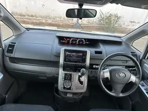 Toyota Voxy 2009 White