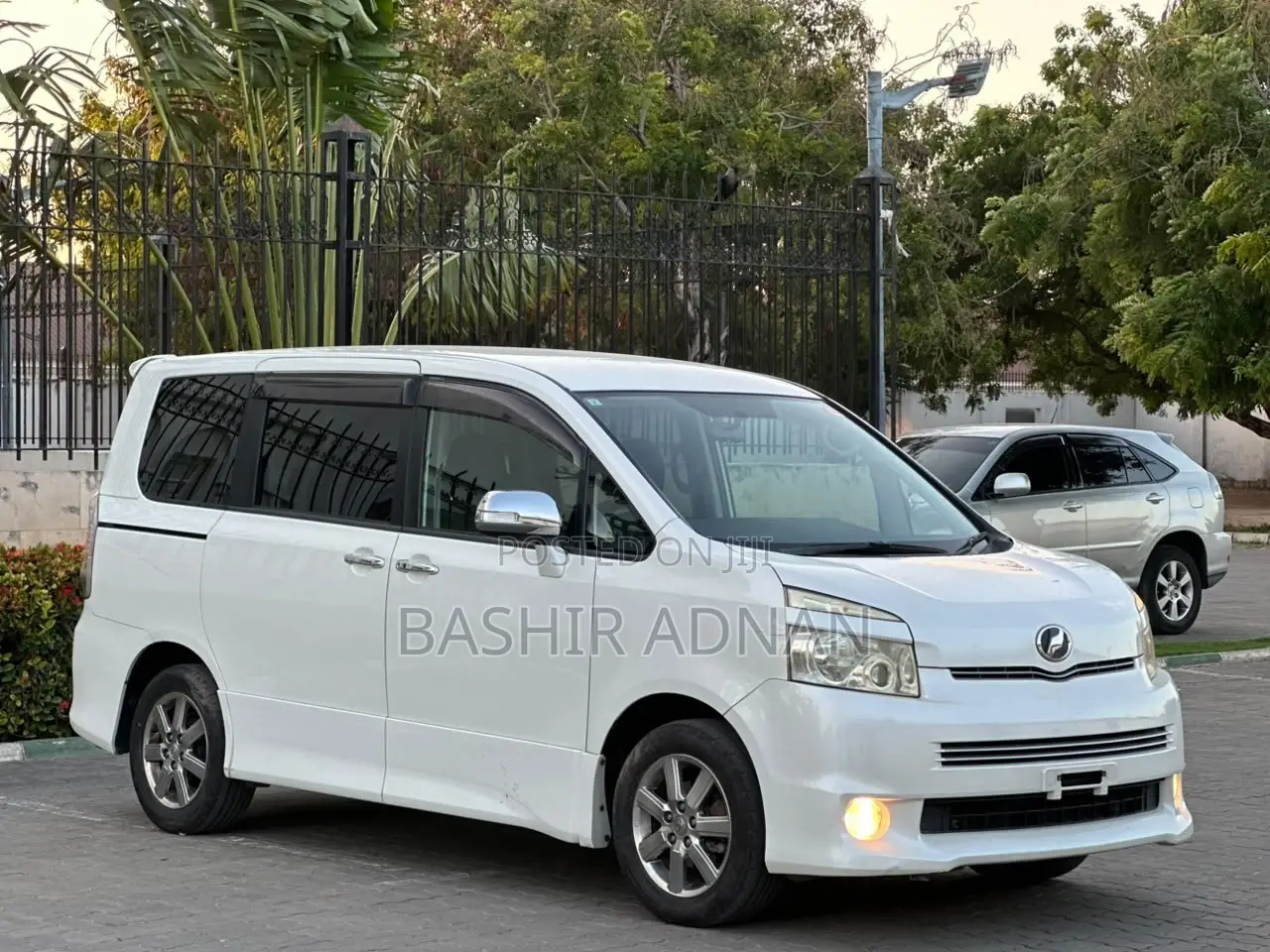 Toyota Voxy 2009 White