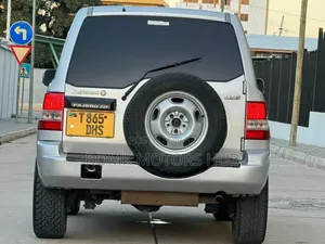 Mitsubishi Pajero 2001 Silver
