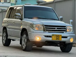 Mitsubishi Pajero 2001 Silver