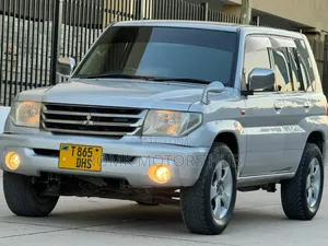 Mitsubishi Pajero 2001 Silver