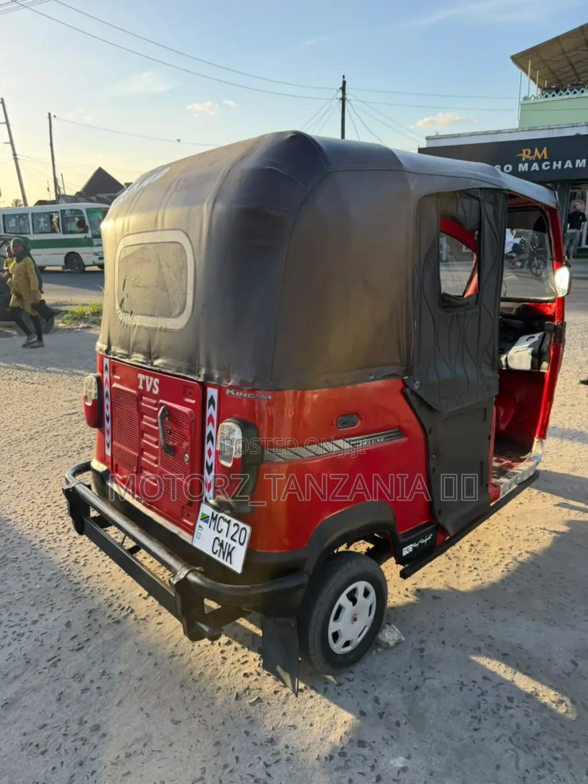 TVS Zeppelin 220 2023 Red