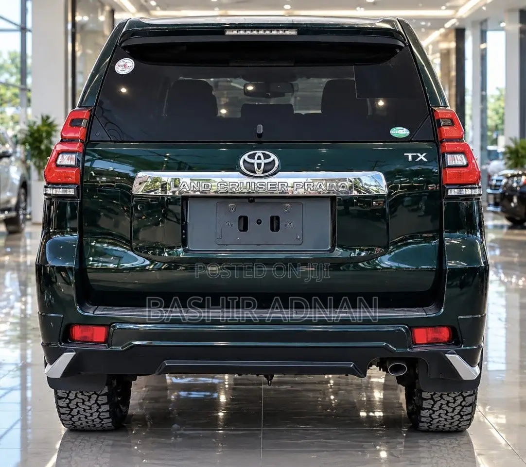 Toyota Land Cruiser Prado 2.8 2017 Green