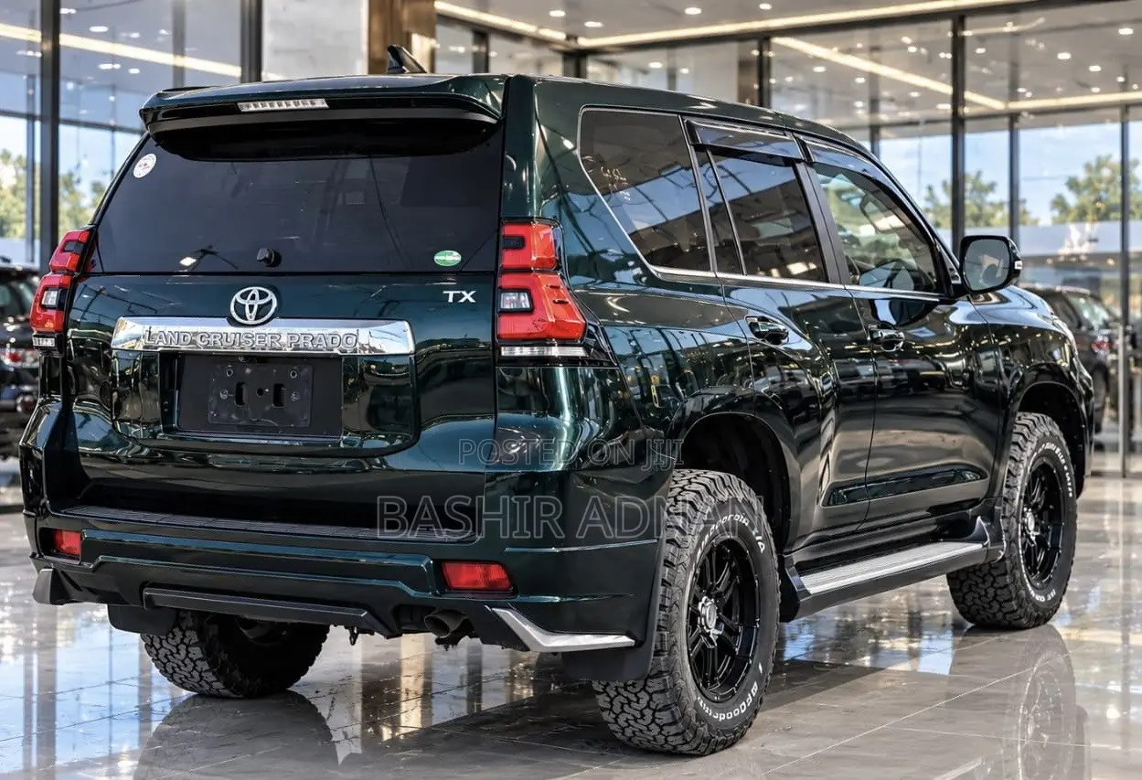 Toyota Land Cruiser Prado 2.8 2017 Green