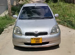 Toyota Vitz 2003 Silver