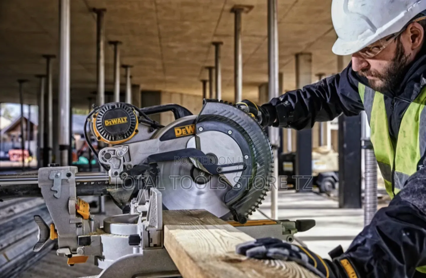 Dewalt Mitre Saw 1675W 12"