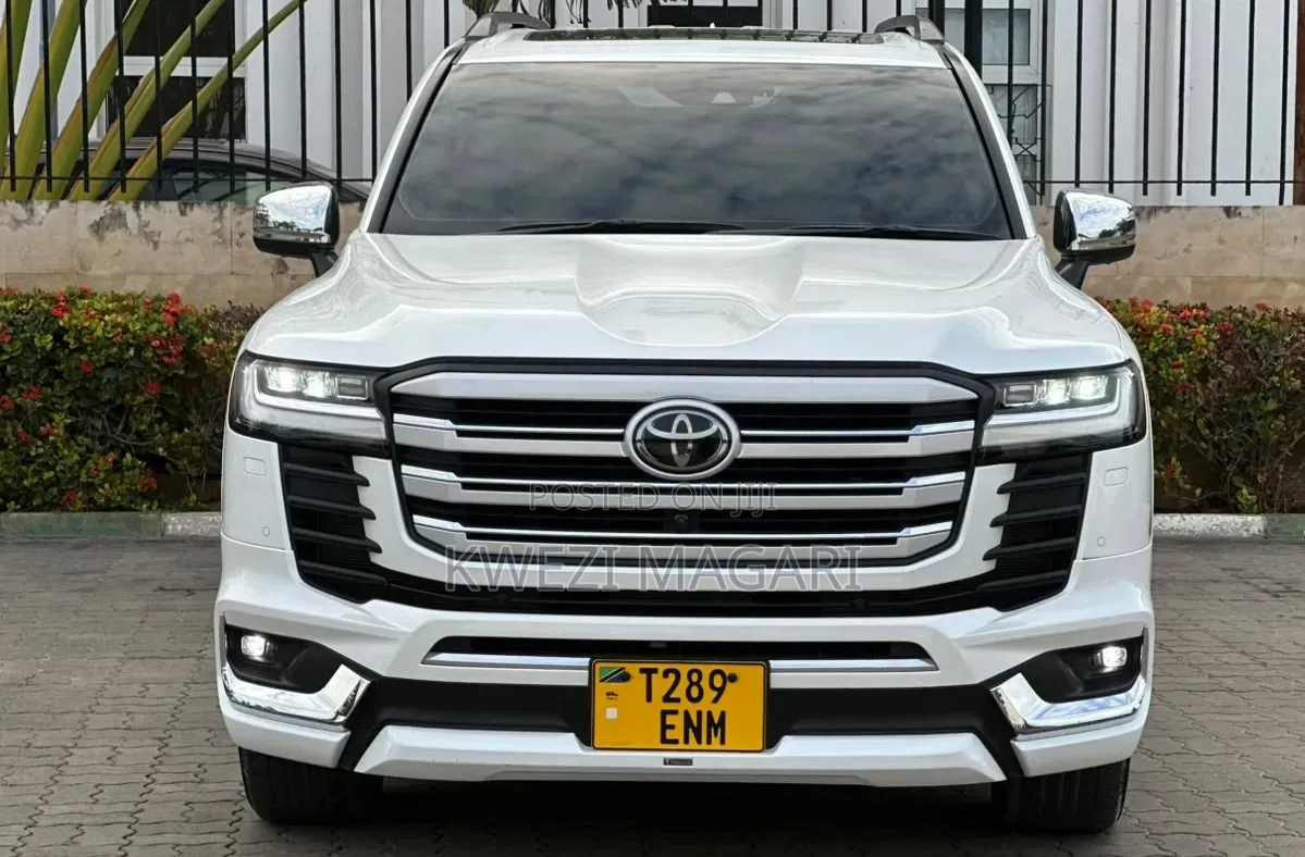 Toyota Land Cruiser 2023 White