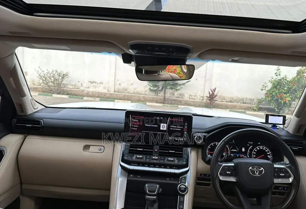Toyota Land Cruiser 2023 White