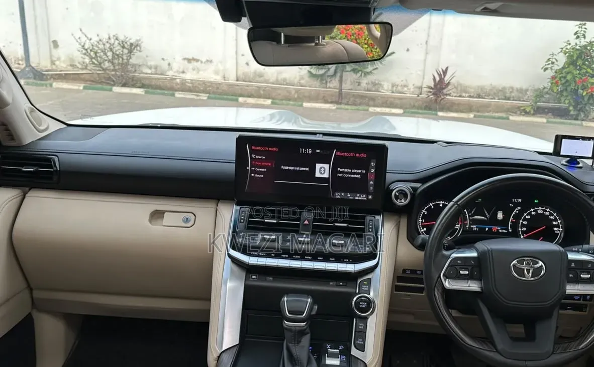 Toyota Land Cruiser 2023 White