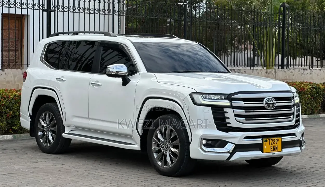 Toyota Land Cruiser 2023 White